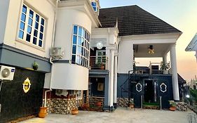 Frank Tana Hotel